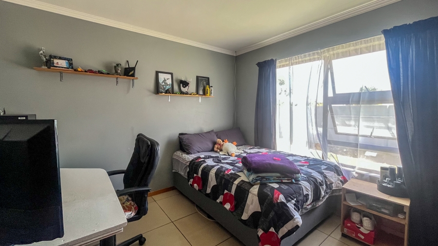To Let 3 Bedroom Property for Rent in Country Club Western Cape